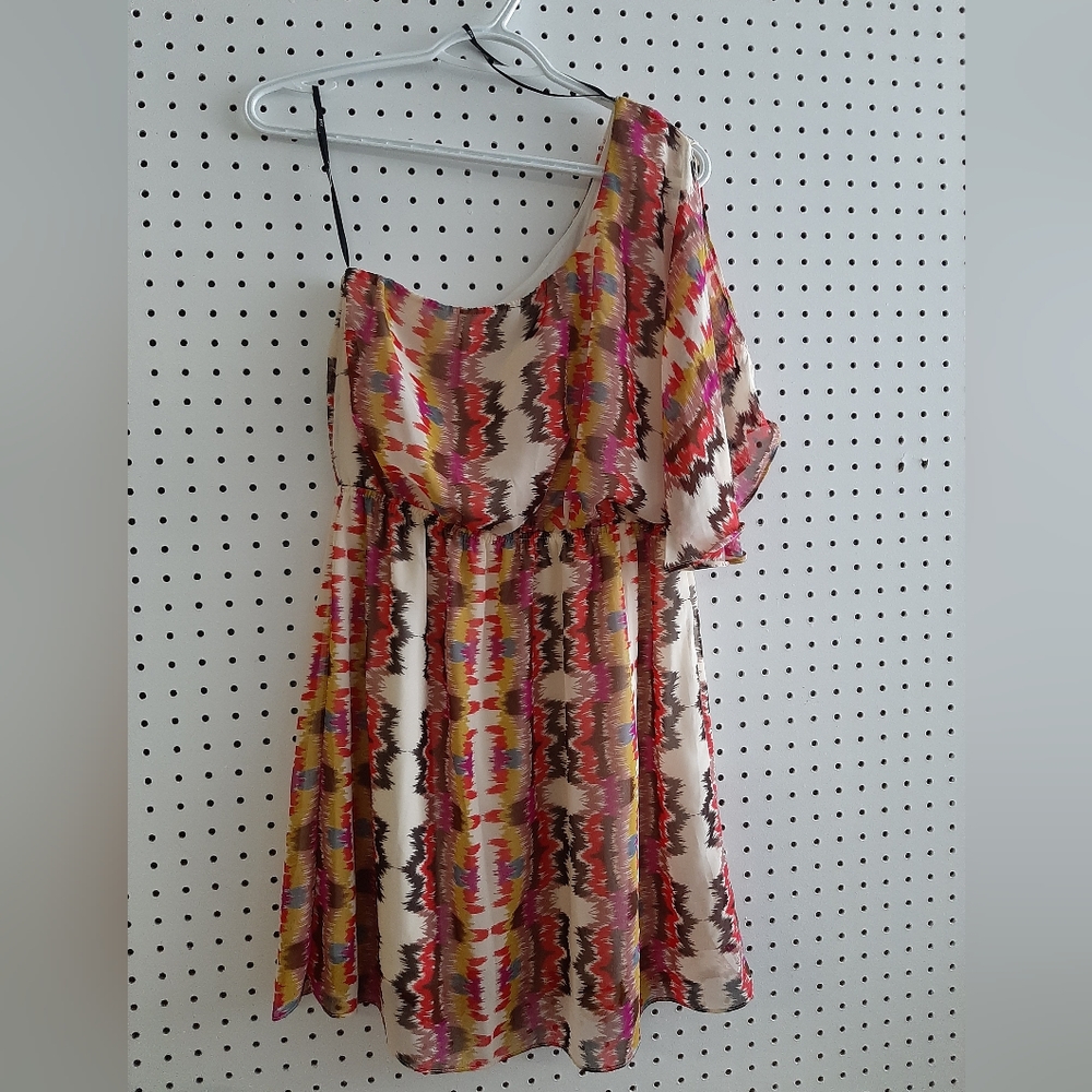 XXI One Cold Shoulder Dress ~ Med